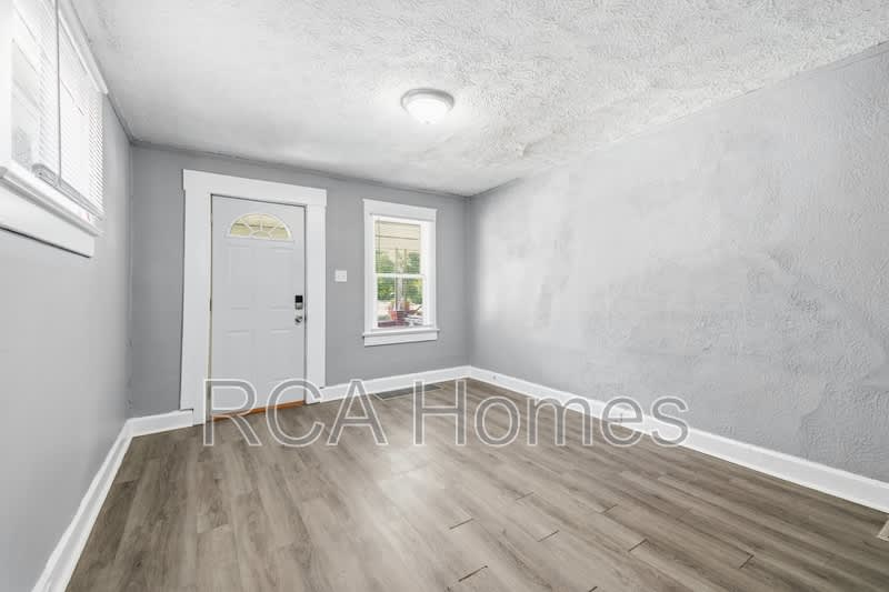 1358 North Gale Street – photo 2