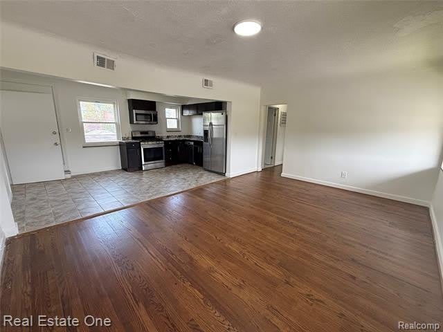 24720 Michigan Ave – photo 2
