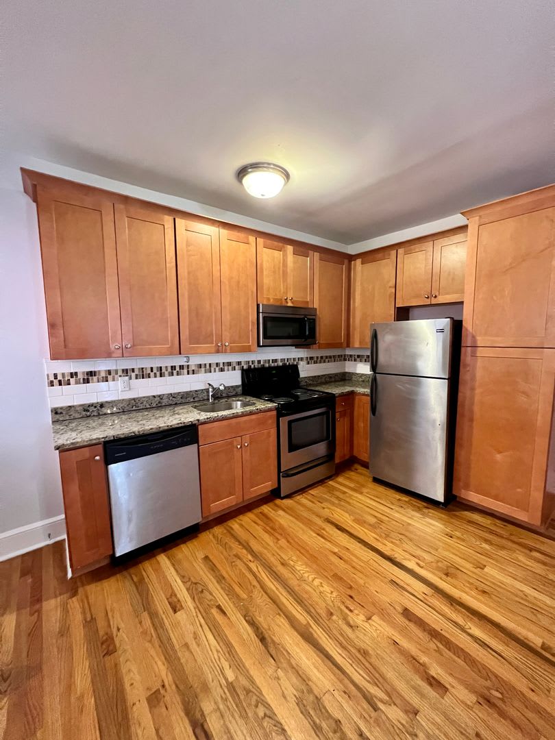 1107 W Grace St – photo 5