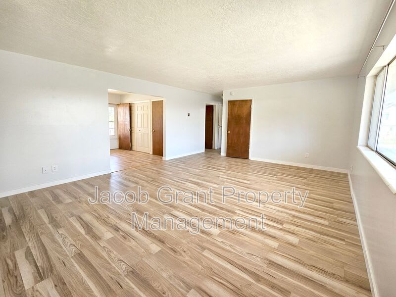 2118 St. Clair Rd – photo 4