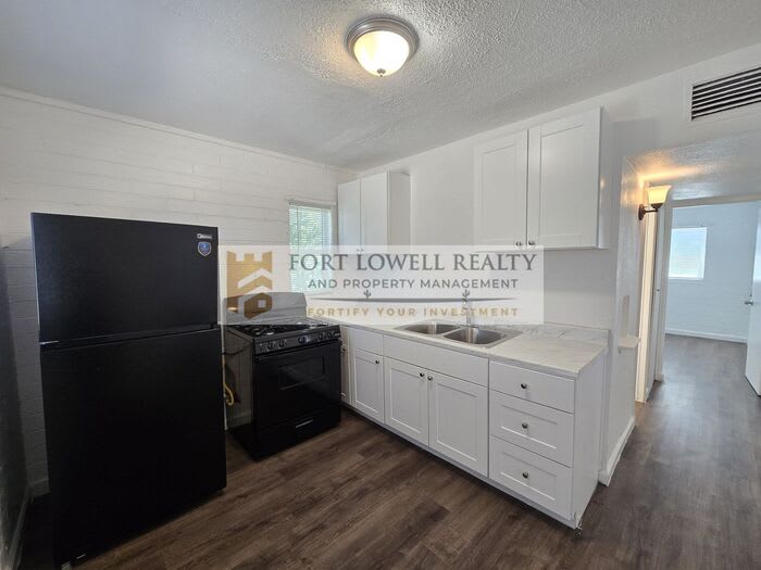 3051 East Proctor Vista – photo 5
