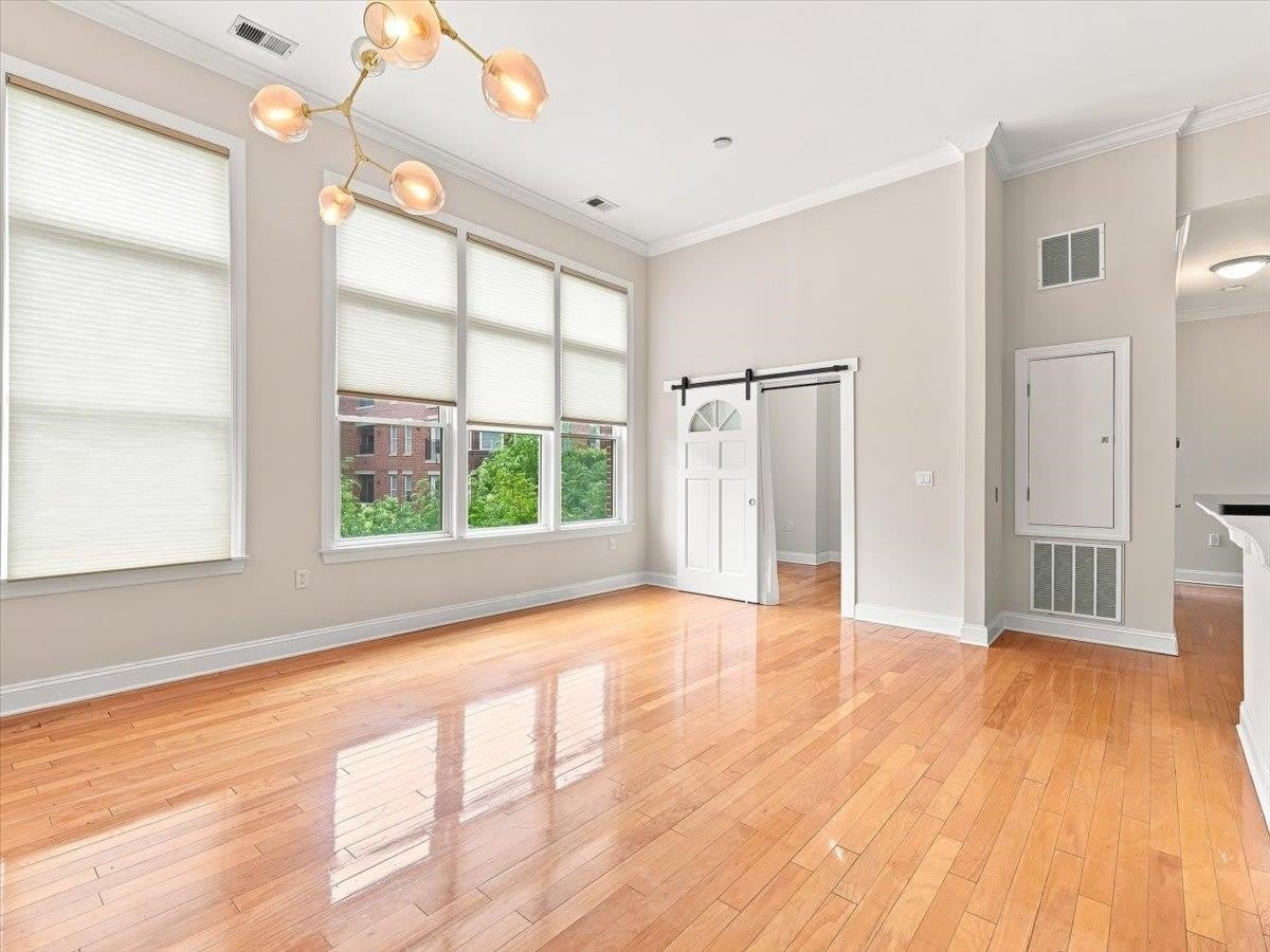 126 DUDLEY ST – photo 2