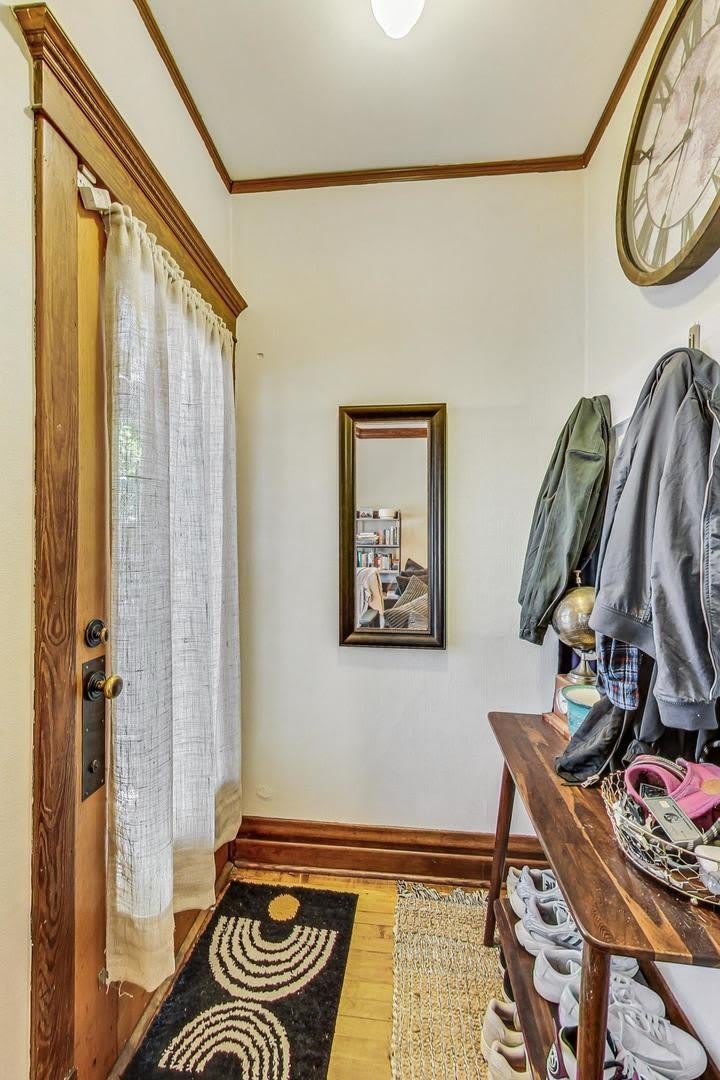 3452 N Leavitt Street – photo 3