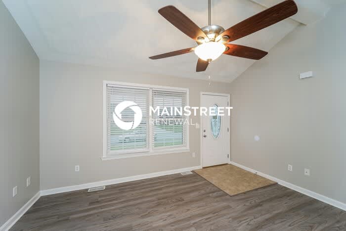 585 Tecumseh Drive – photo 5
