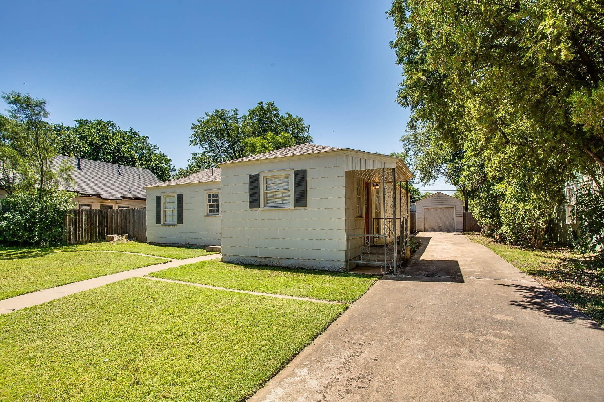 2403 32nd Street – photo 2