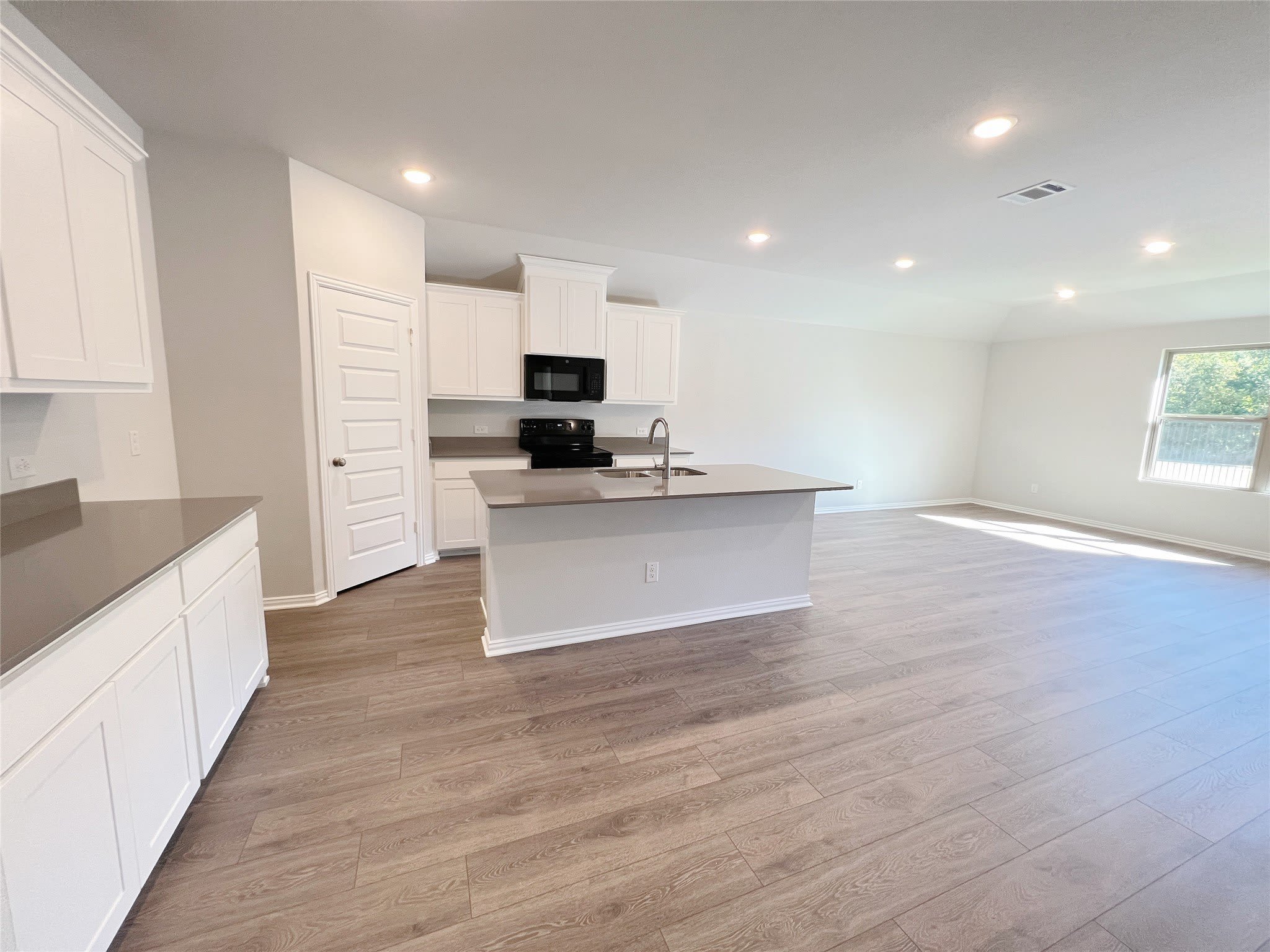 1817 Saint James Place Lane – photo 3