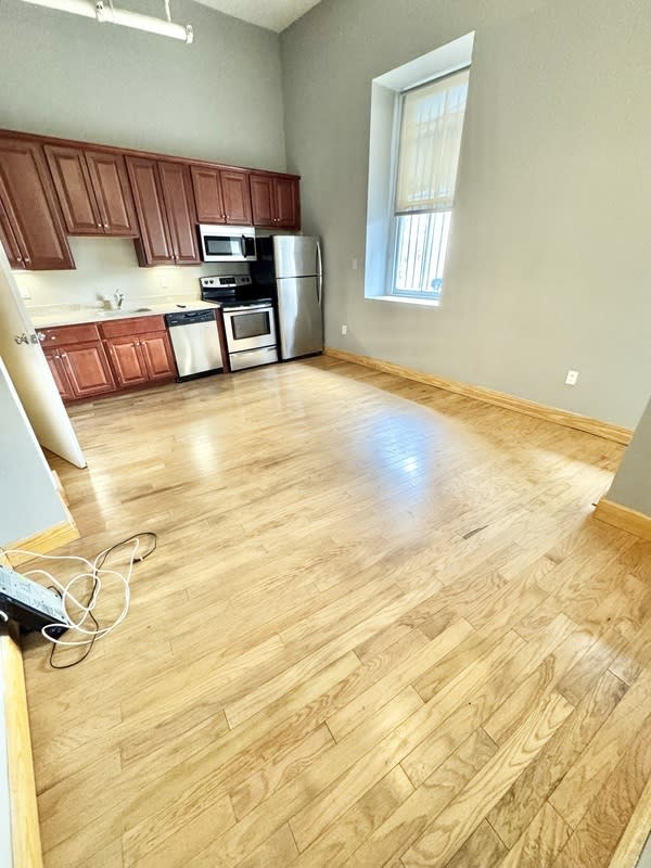 114 Virginia St – photo 1