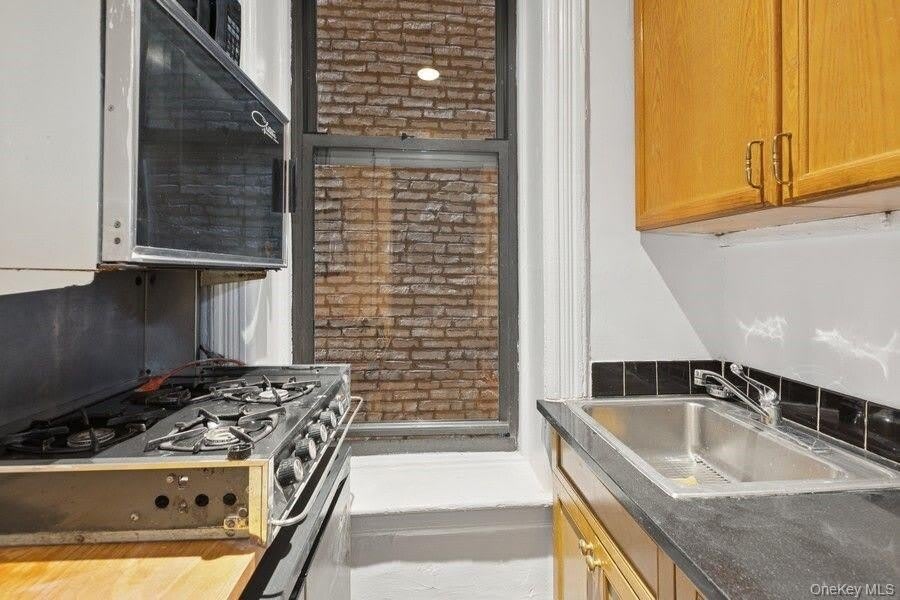 23 GROVE Street – photo 2