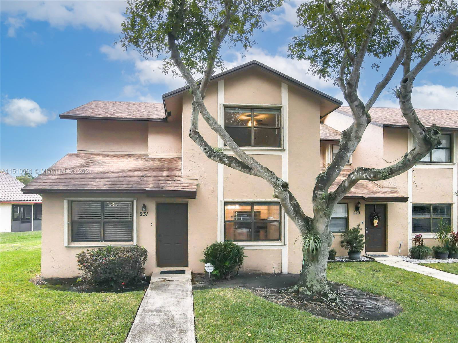231 Lakeside Circle – photo 2
