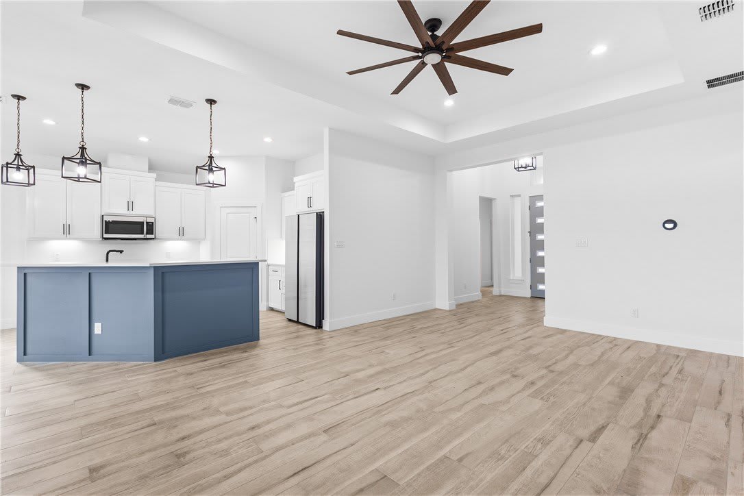 7721 Nadia Drive – photo 4