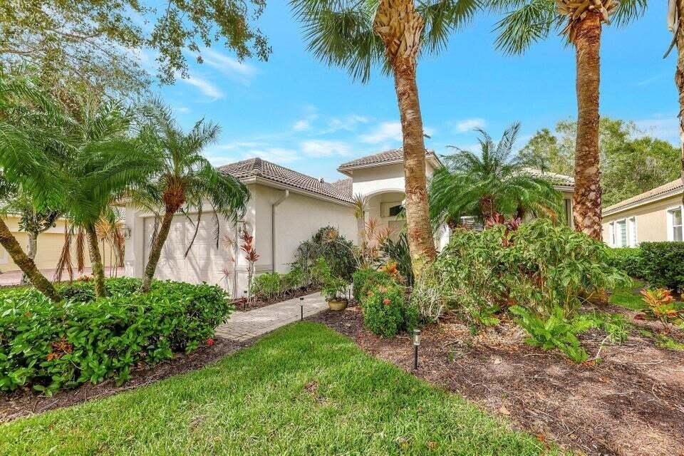 7602 Greenbrier Circle – photo 2