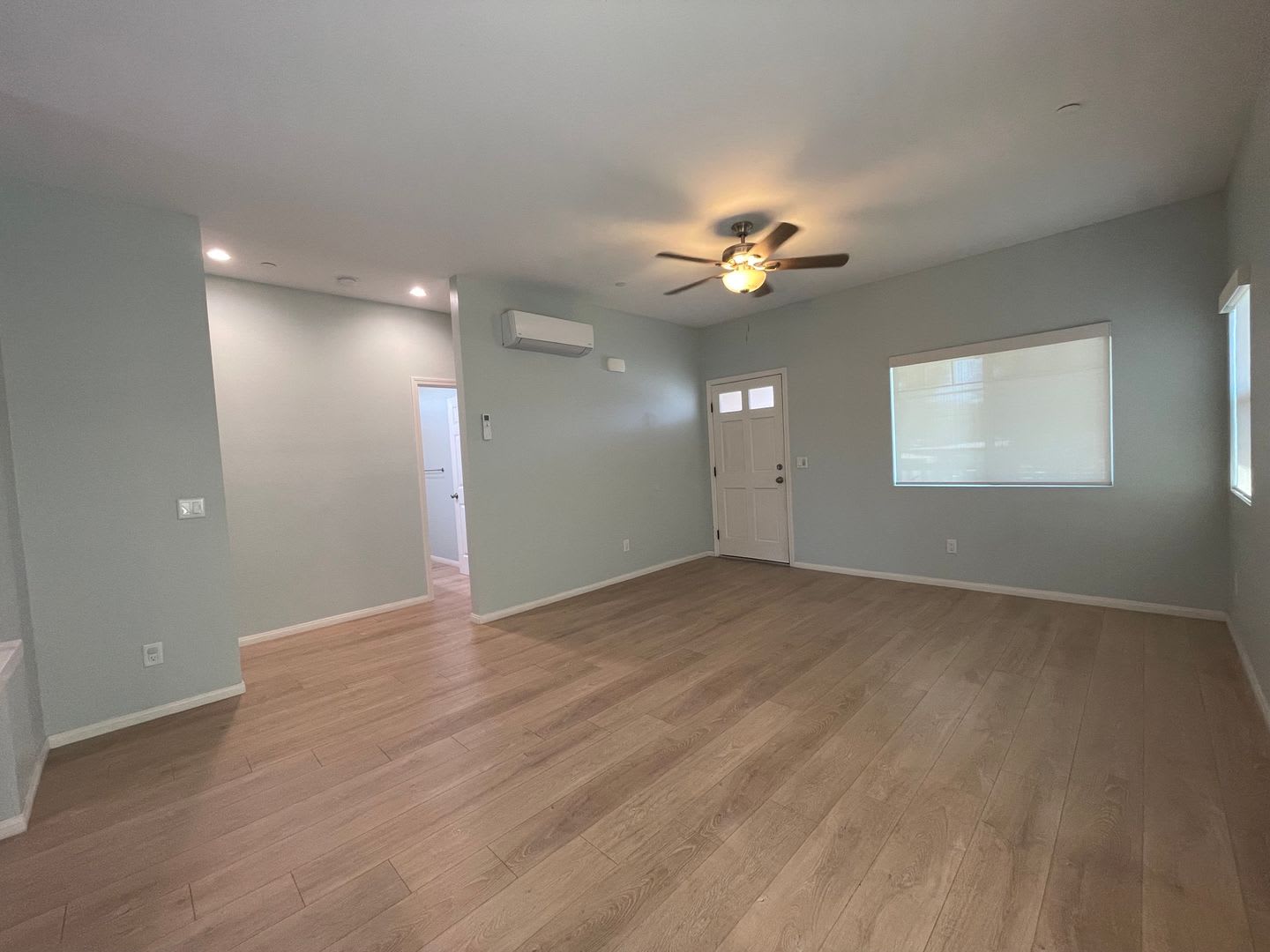 Modern Two Bedroom Two Bathroom Apartment In El Cajon – photo 3