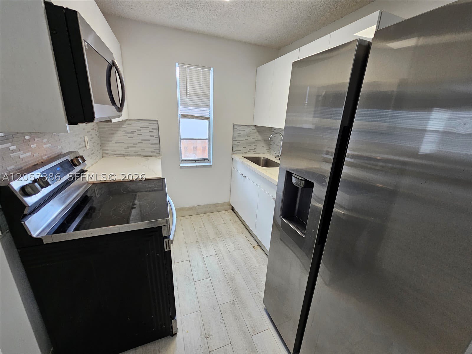 4621 SW 33rd Ave – photo 3