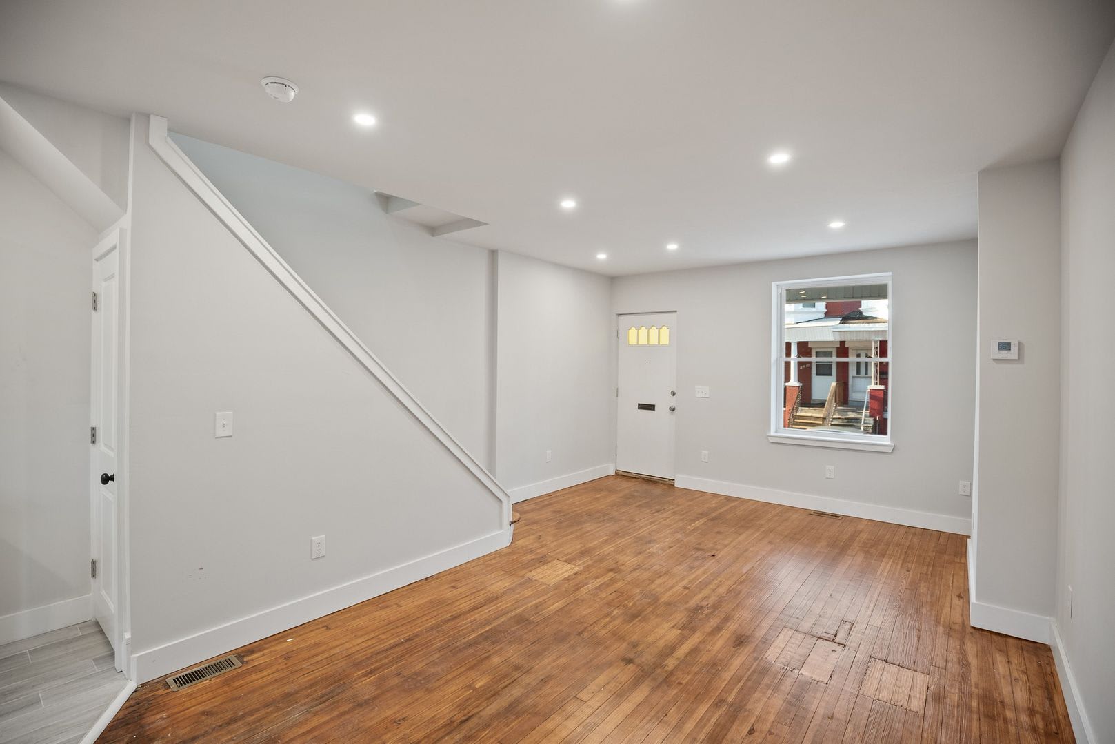 Bright And Open 2 Bedroom 1 Bath In West Philly Pet Friendly – photo 2