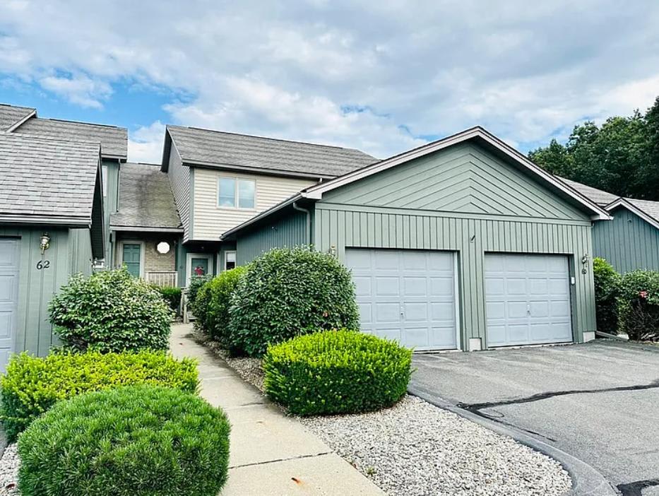 61 Pine Grove Drive – photo 1