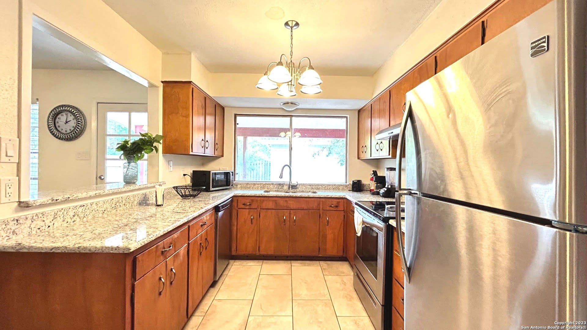 6216 RUE MARIELYNE ST – photo 2