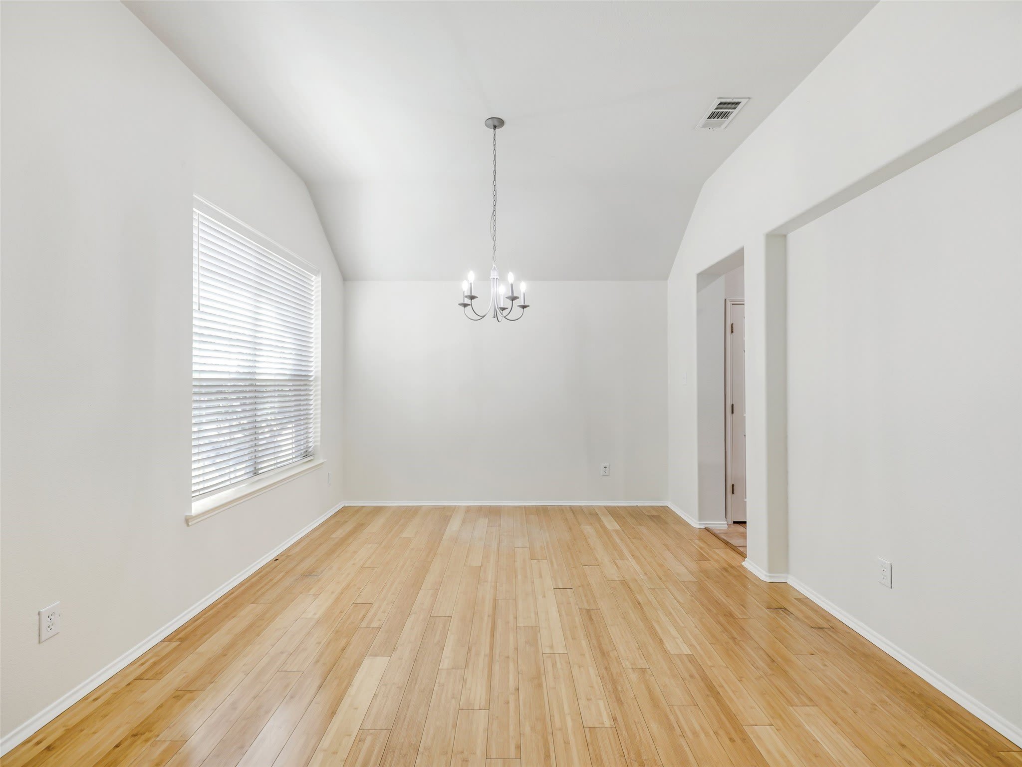 414 Dartmoor Drive – photo 3