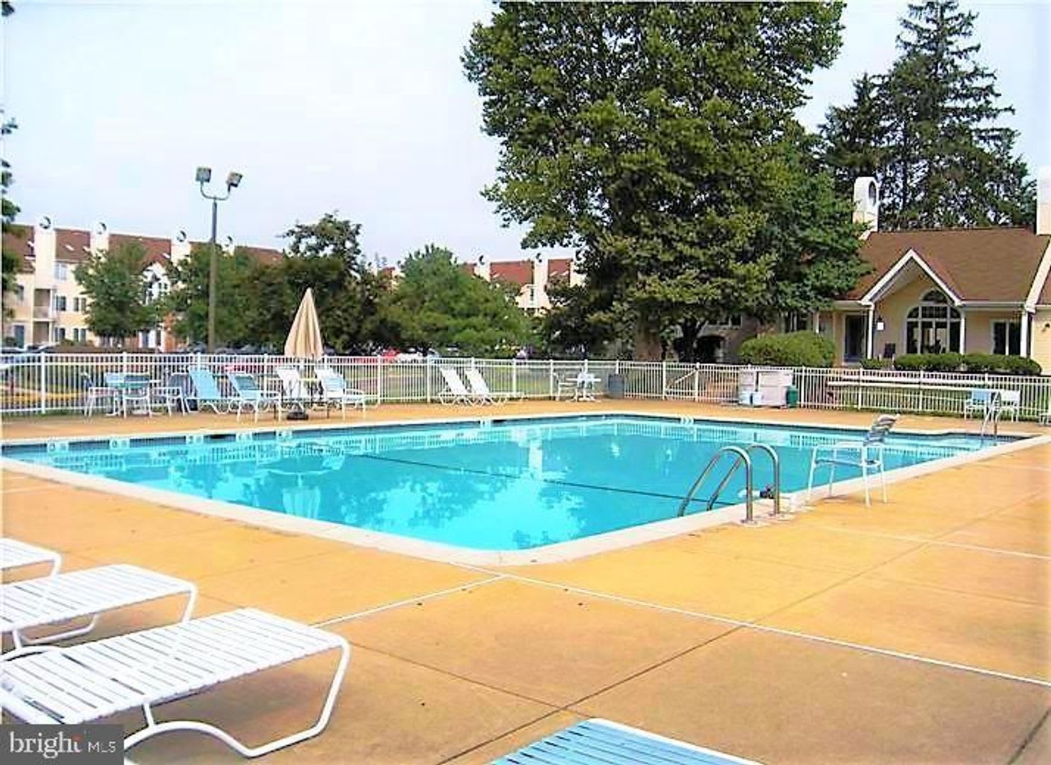 Crestwood 2 bed Condo Available September 1 – photo 3