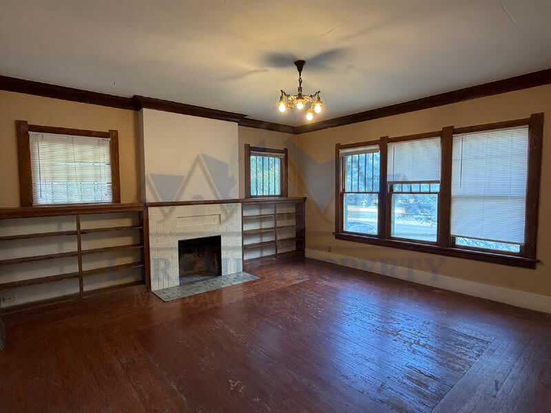 1526 Grand Avenue – photo 4