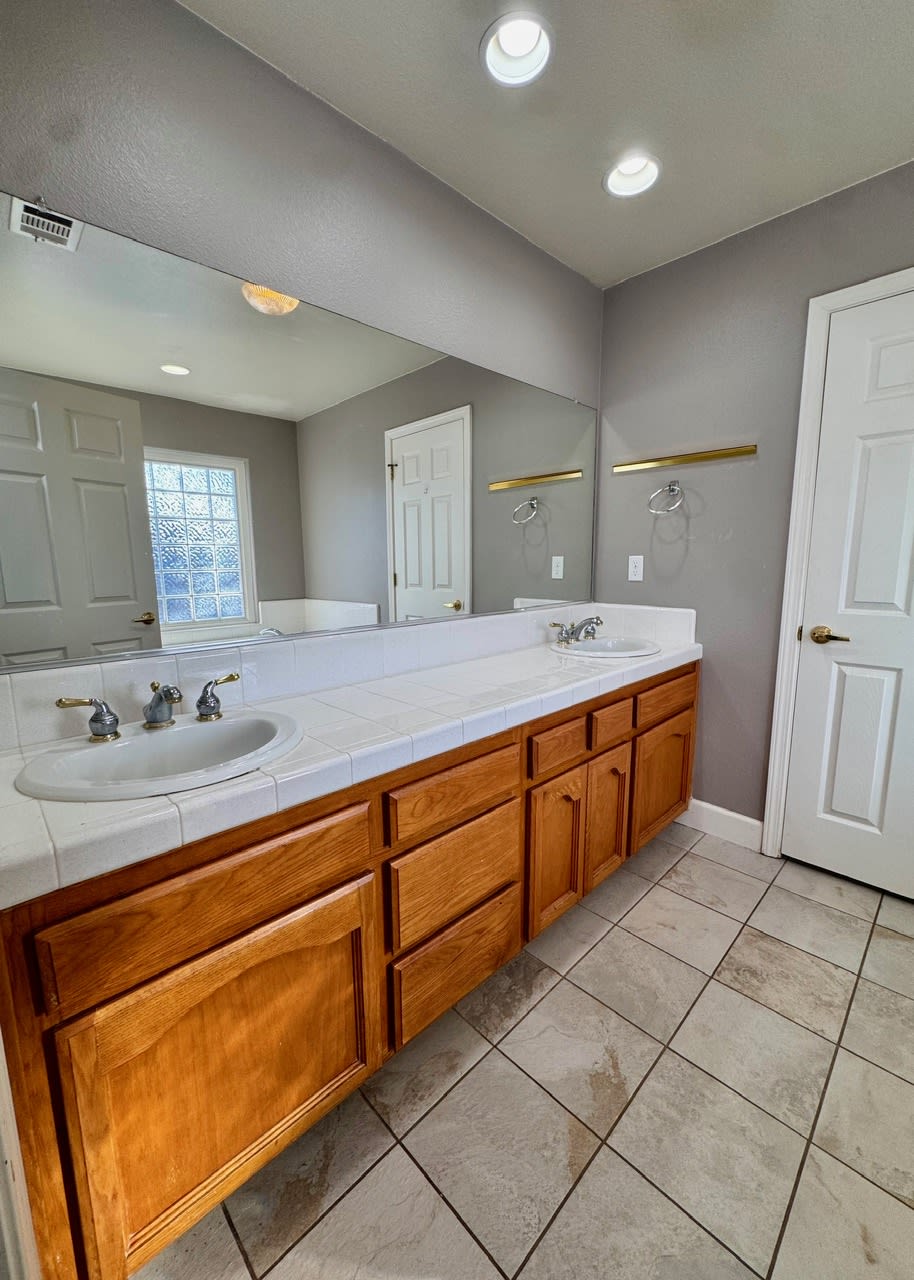 445 S 19Th Ave – photo 5