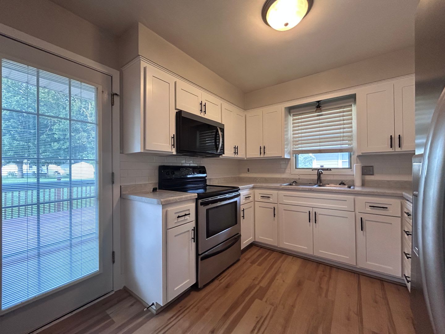 4 Bed 2 Bath – photo 3