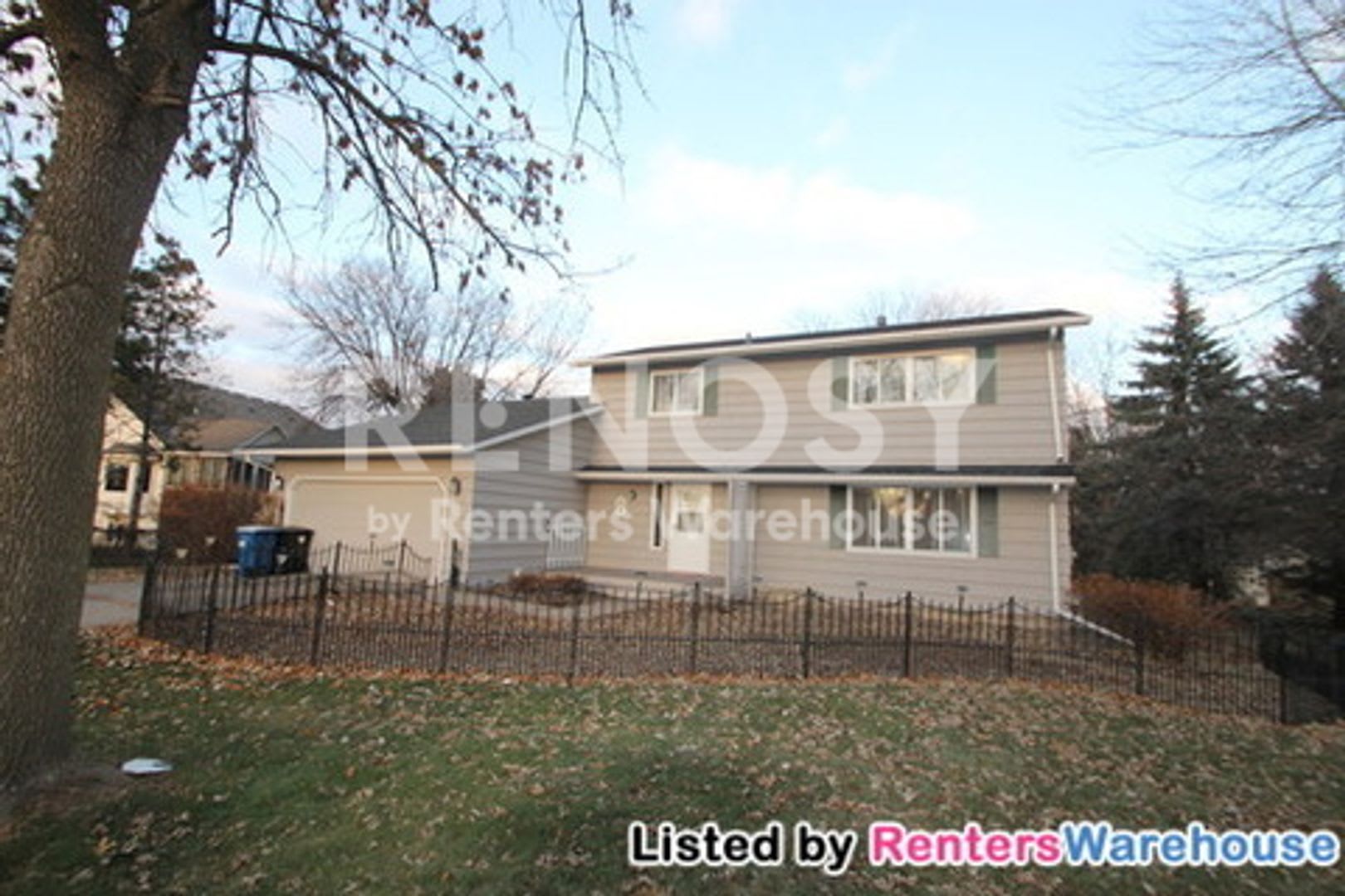 Spacious Expansive Wooded Lot In Shoreview – photo 1