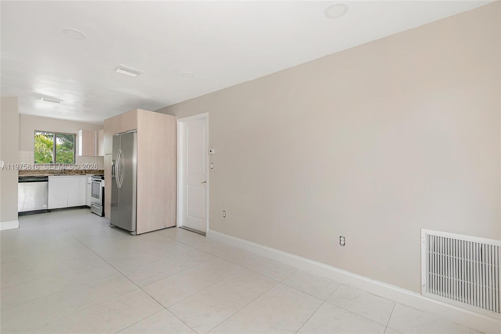 813 NW 3rd Avenue 813, Fort Lauderdale, FL 33311 – photo 4
