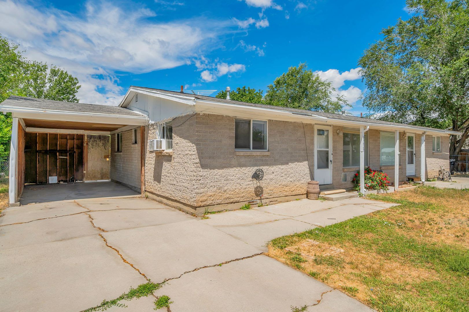 West Jordan Duplex w carport AVAILABLE NOW!! – photo 1