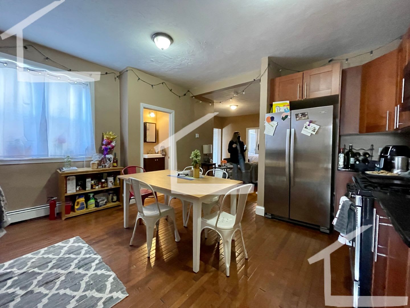 XL Modern & Sunny Apt near T! Perfect for BU students and working pros alike! – photo 1