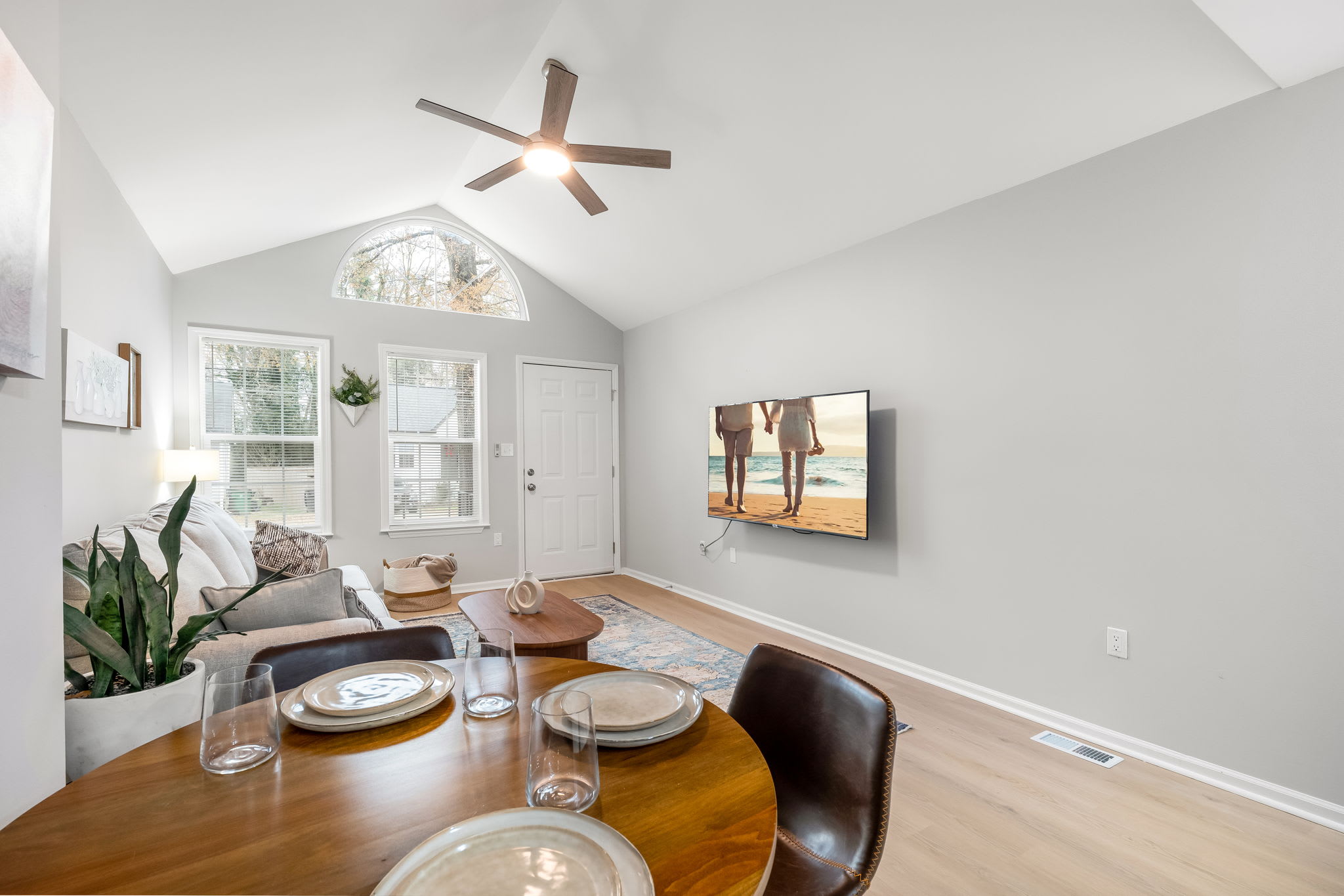 420 Alpha Street – photo 3