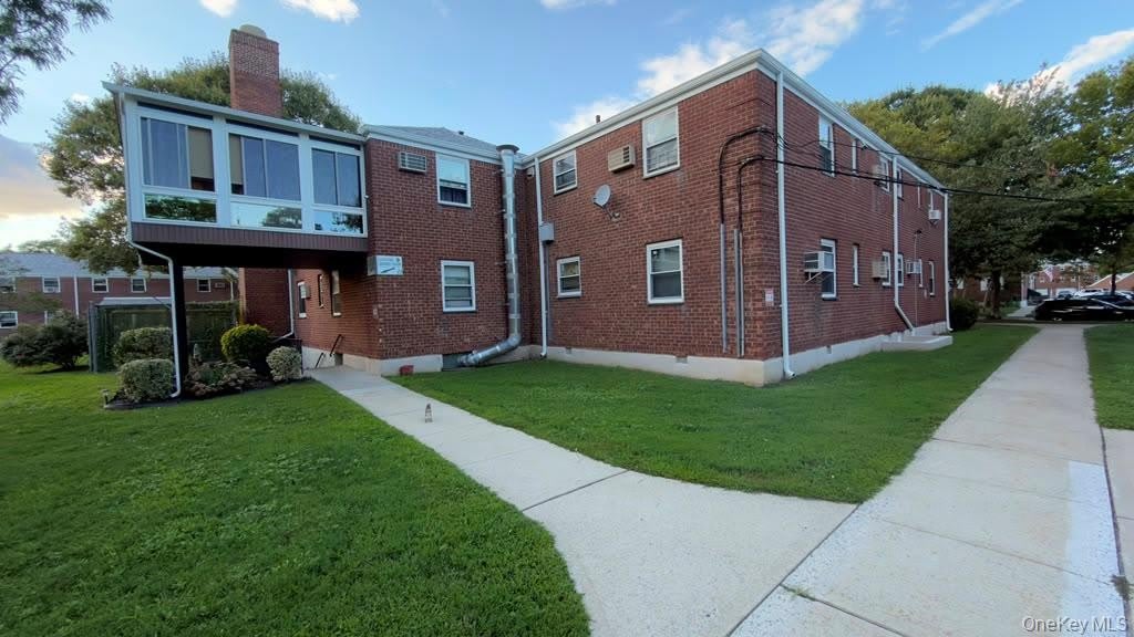74-15 255th – photo 1
