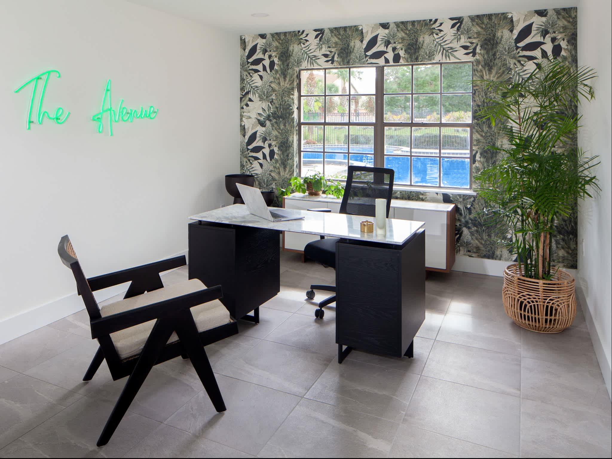 The Avenue – photo 2