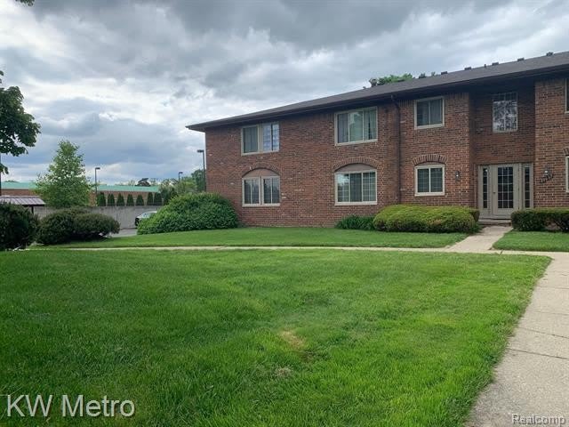 19637 W 12 MILE Road SW – photo 2