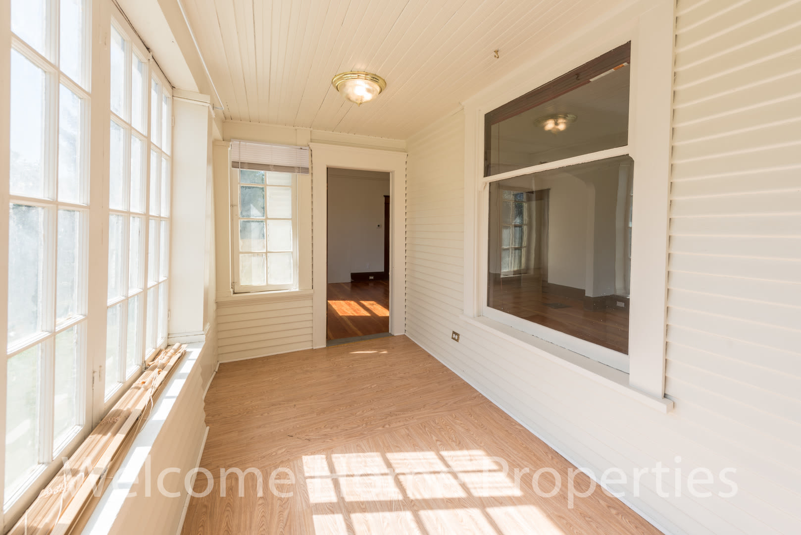 Classic 2 Bedroom Home with Tall Ceilings – photo 5