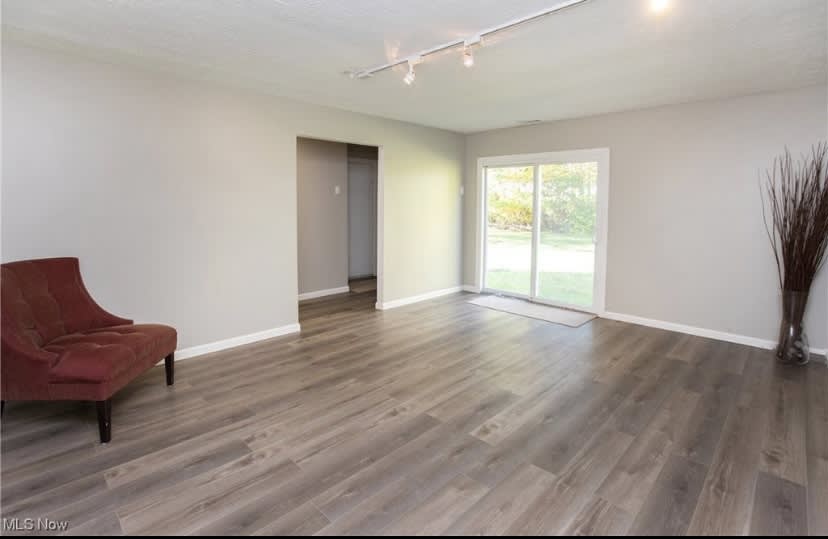 9030 Reed Road – photo 4