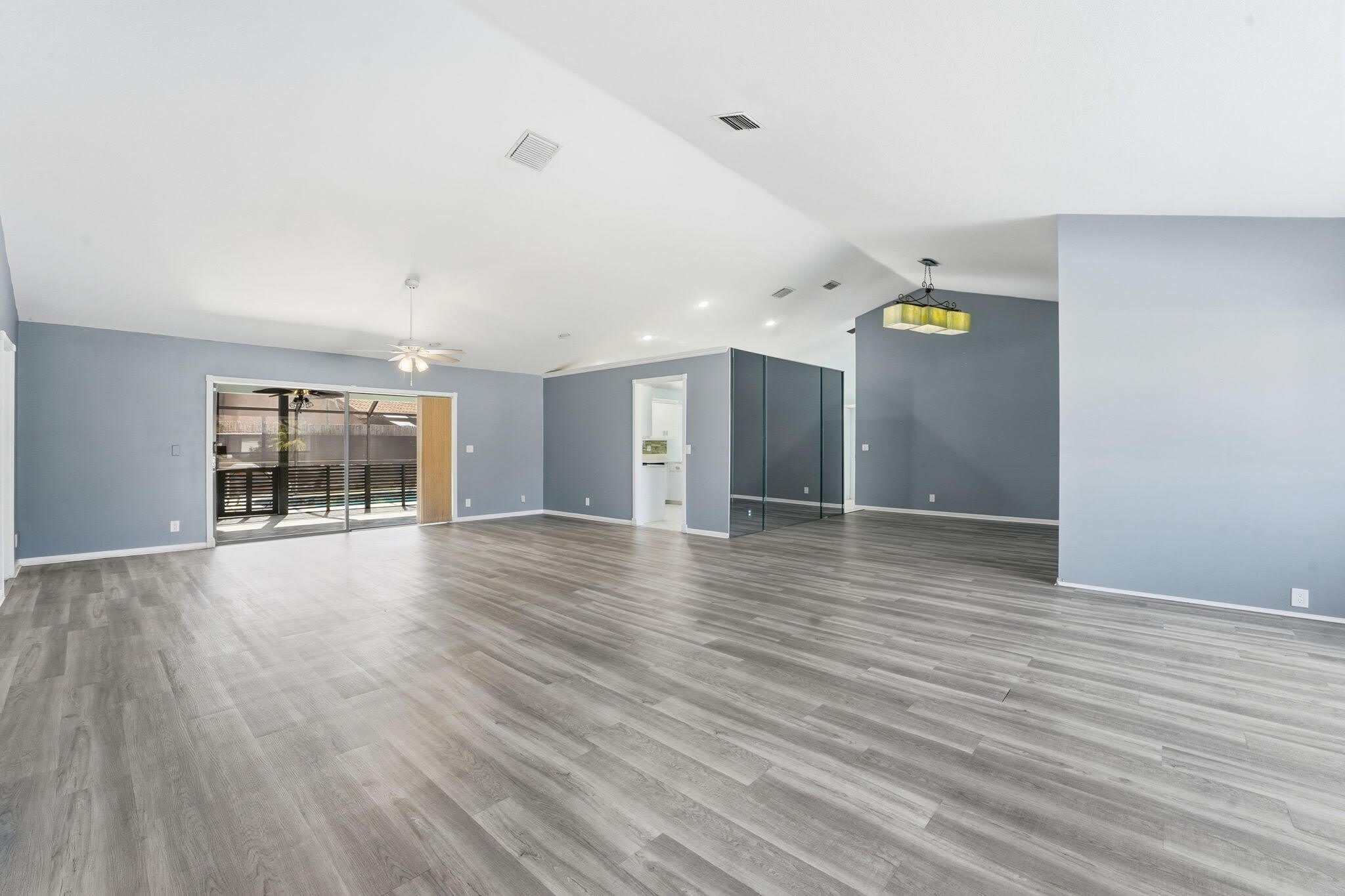 9284 Laurel Green Drive – photo 5