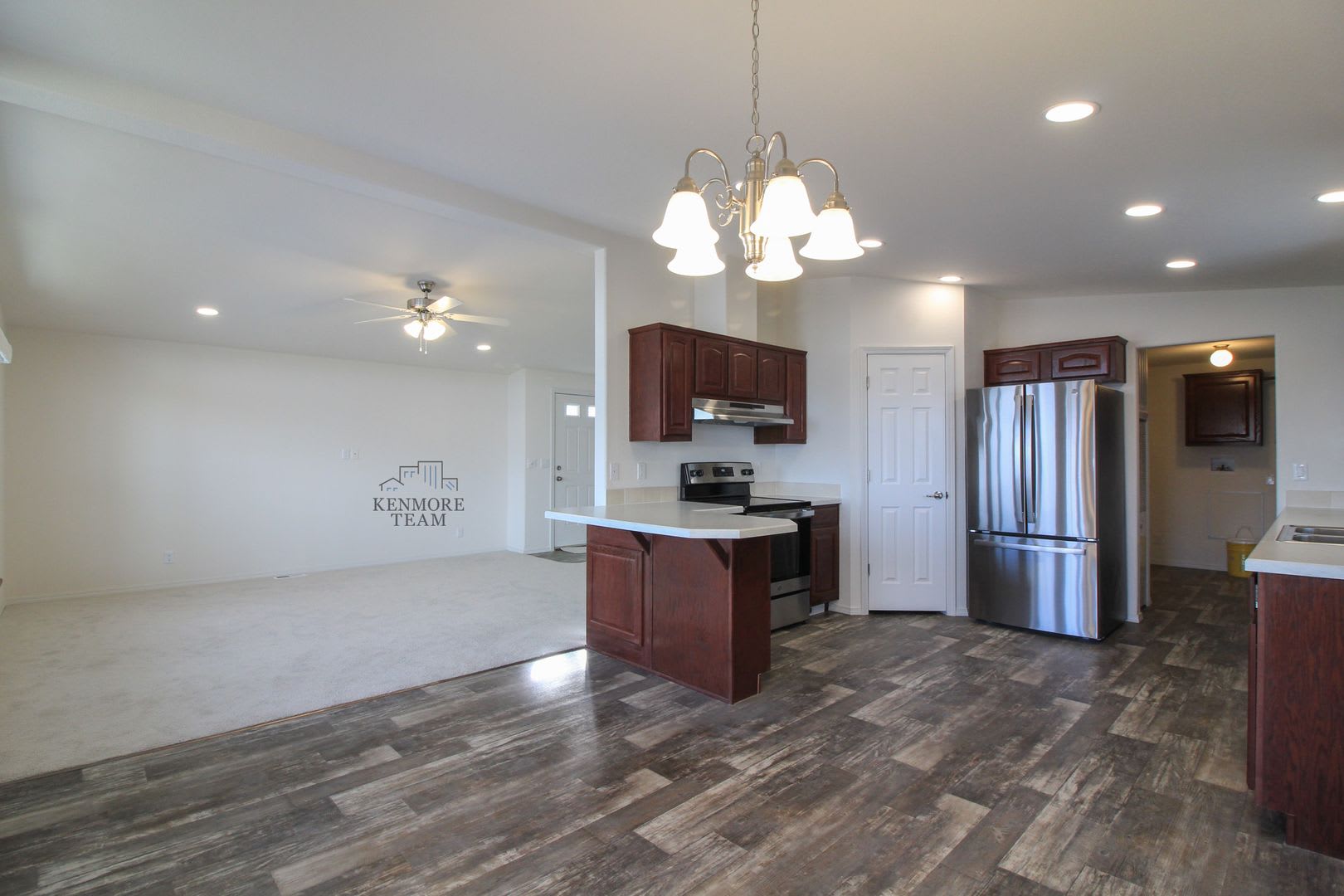 3 Bedroom, 2 Bath Home in Kennewick – photo 2