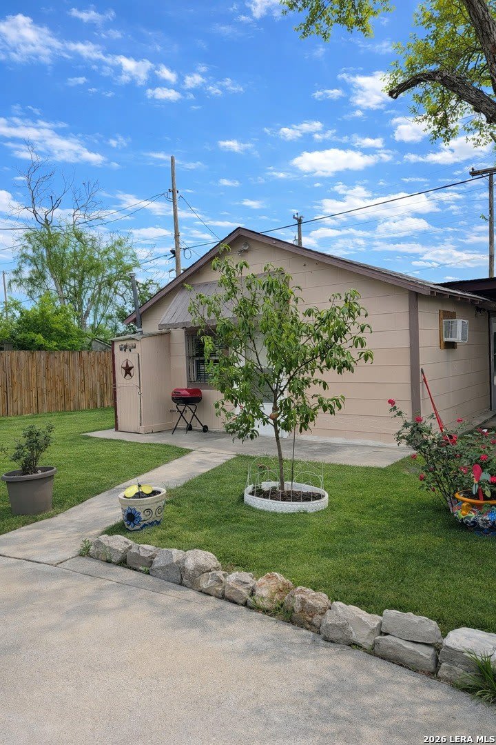 810 Haggin St – photo 1