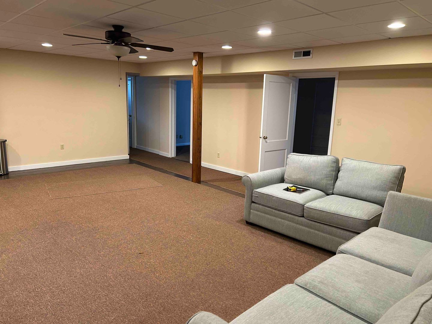 Large Apartment Above Commercial Building – photo 2
