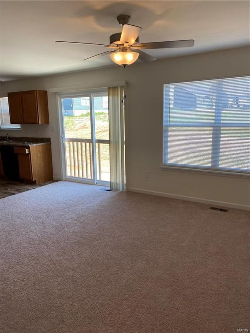 612 SUMMER BREEZE LANE – photo 2