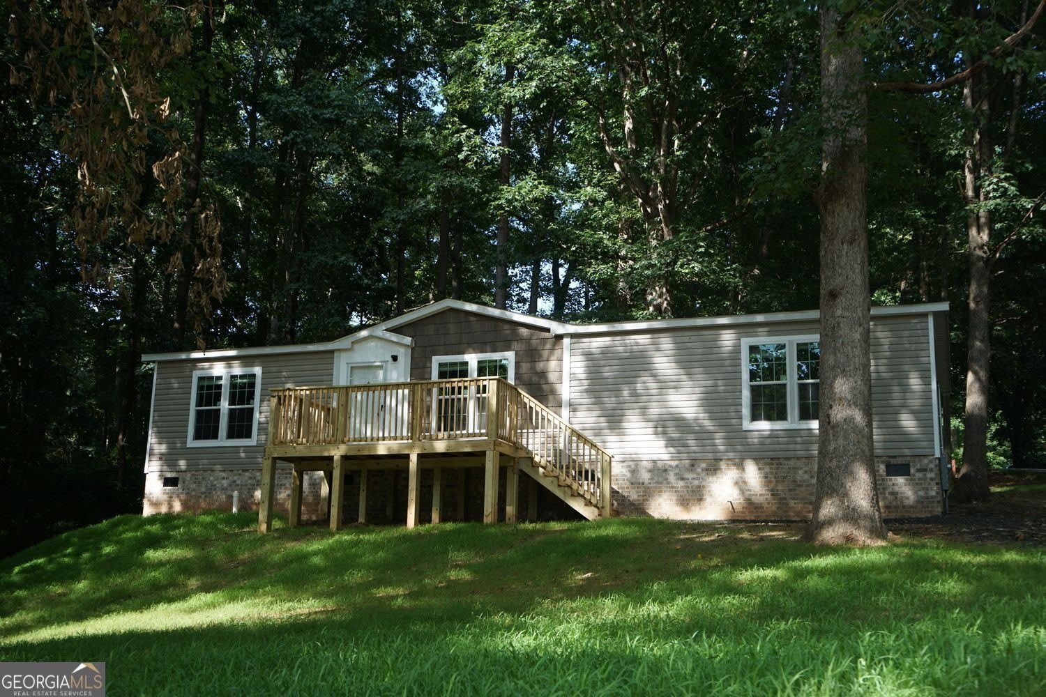 210 Woodland Street – photo 1