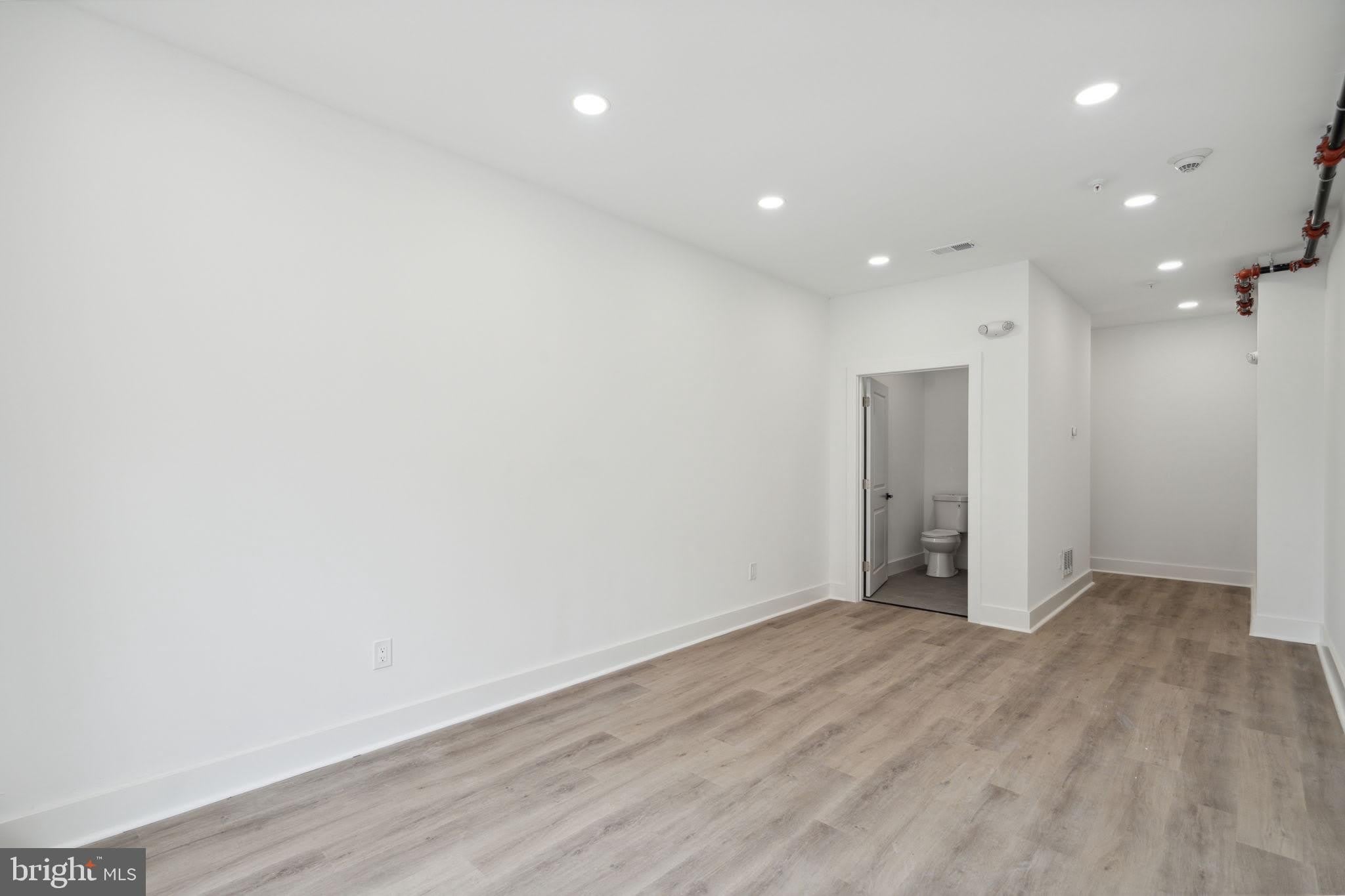528 W BERKS Street – photo 2