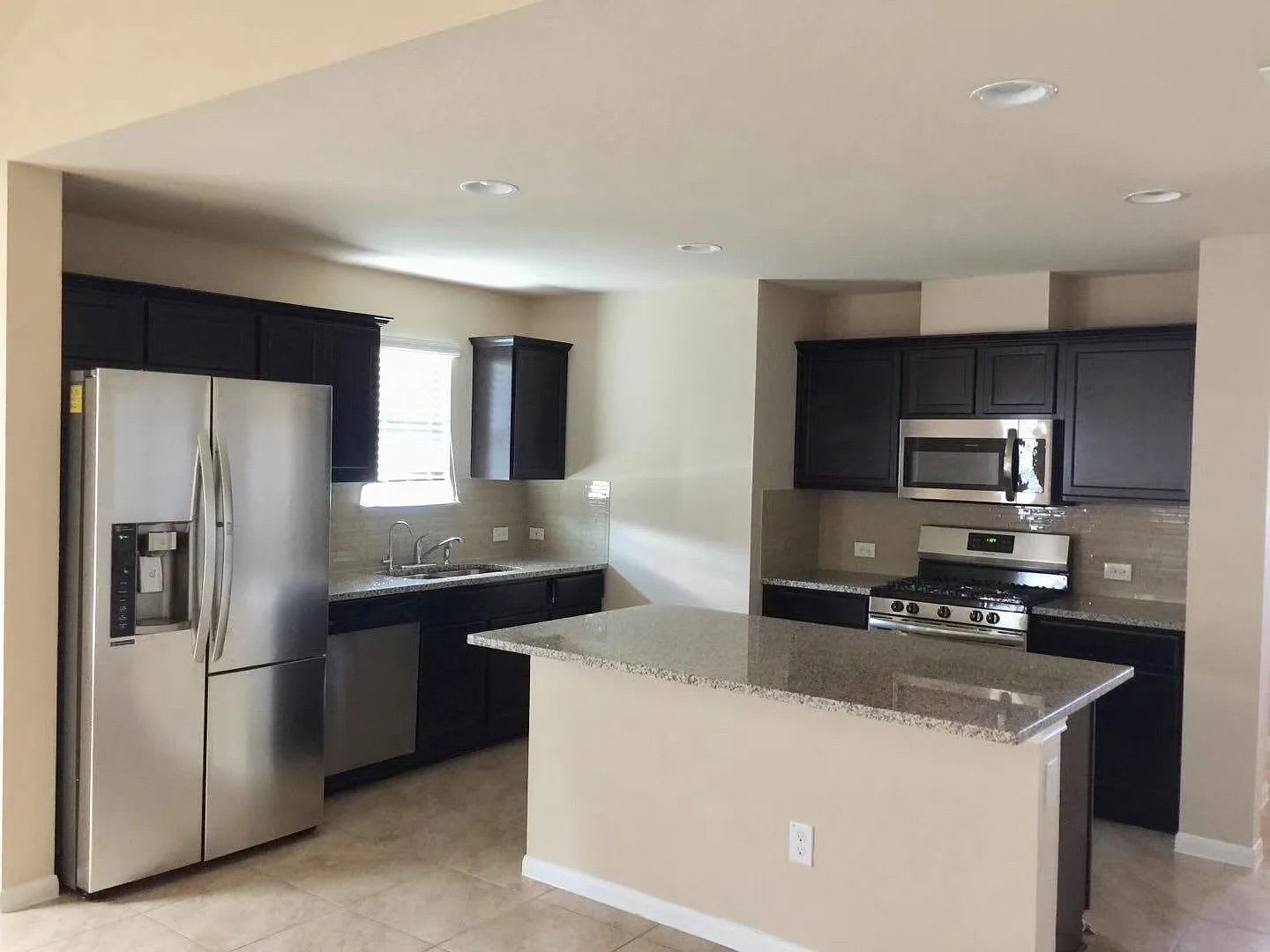 Room in 4 Bedroom Home at Bettylou Ln – photo 2