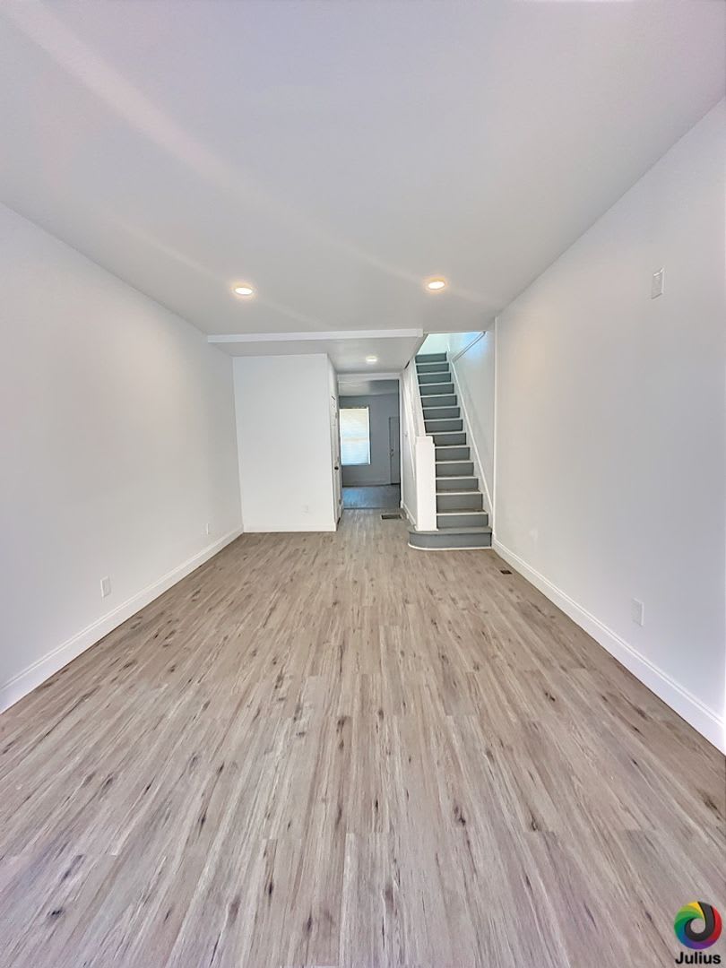 911 N Rose st 3 Bedroom 3.5 Bath – photo 1