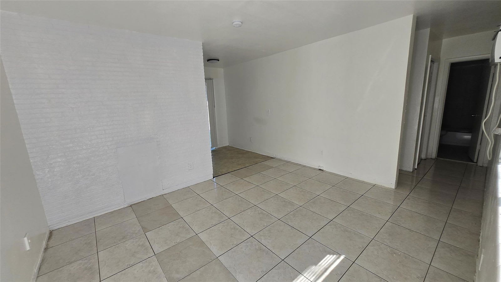 16951 Northeast 18th Avenue – photo 2