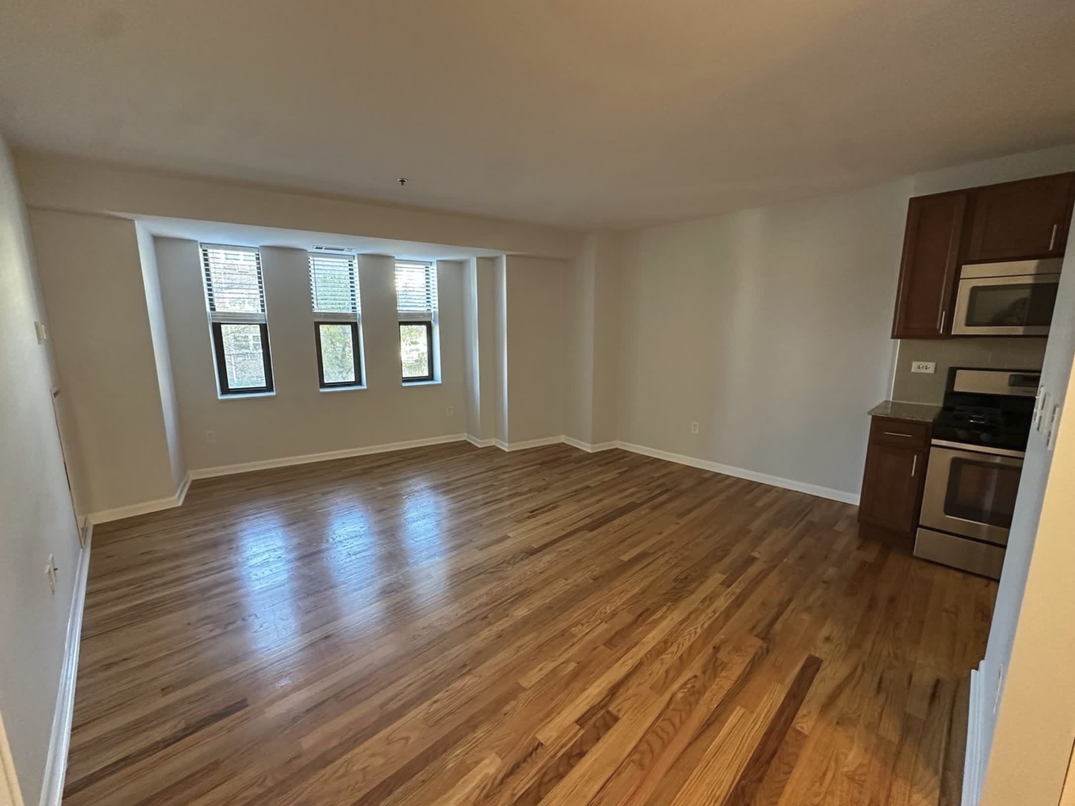 1337 W Fargo Ave – photo 1