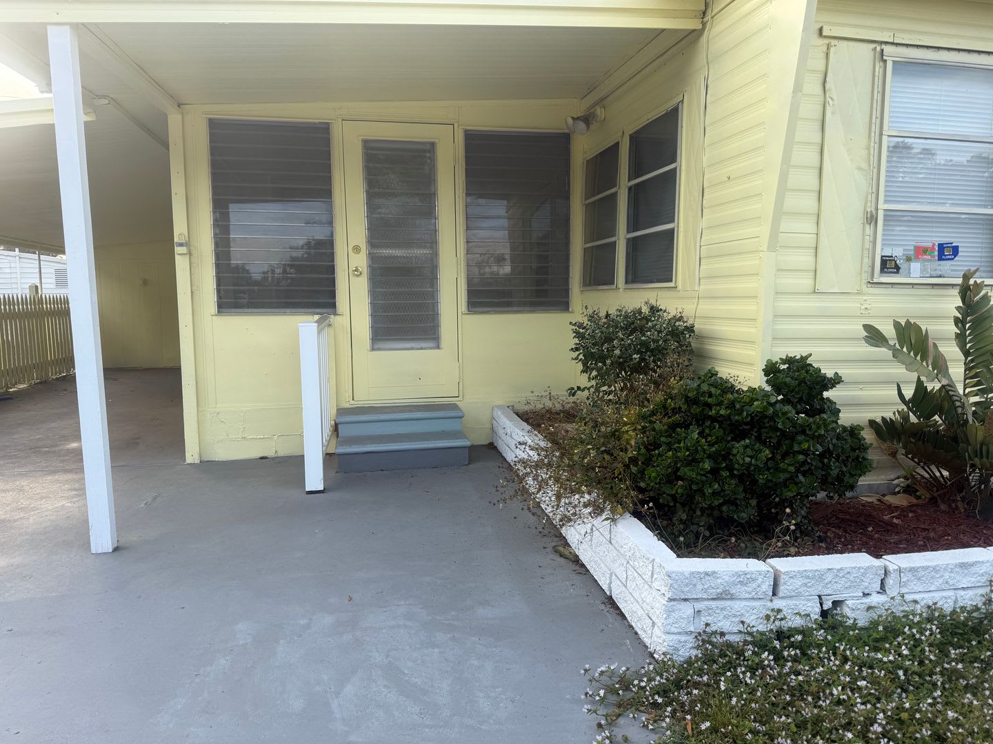 2 bedroom 1 bath in a 55+ community – photo 3