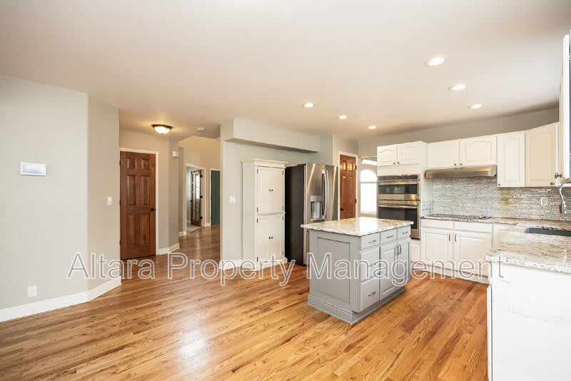 1825 Starstone Court – photo 4