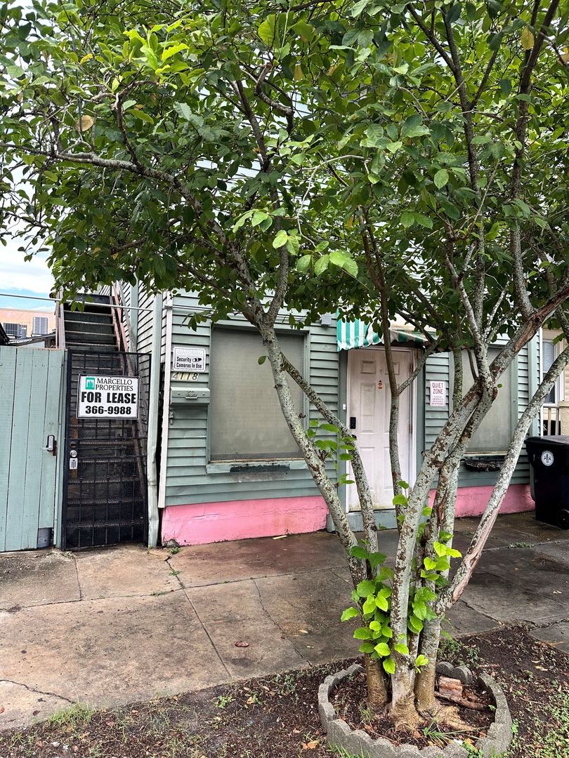 Mid City Newly Renovated – photo 2