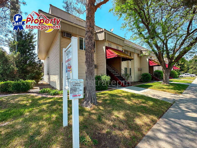 1681 N Laurel St – photo 2